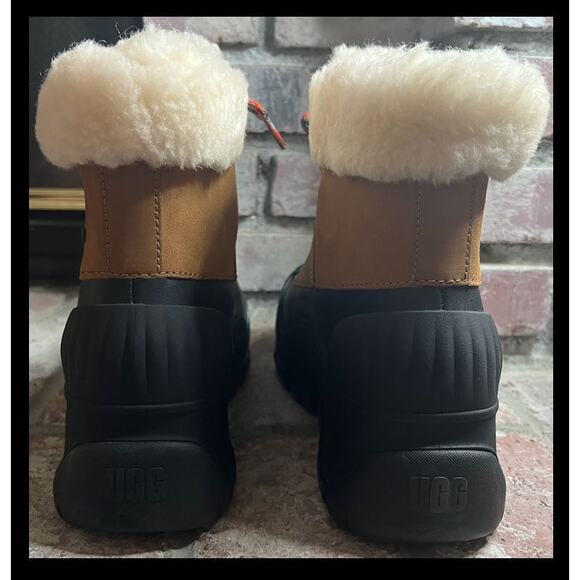 UGG Adiroam Waterproof Chestnut Leather Wool-Blend Lining Hiking Boot Size 9 - Picture 5 of 7